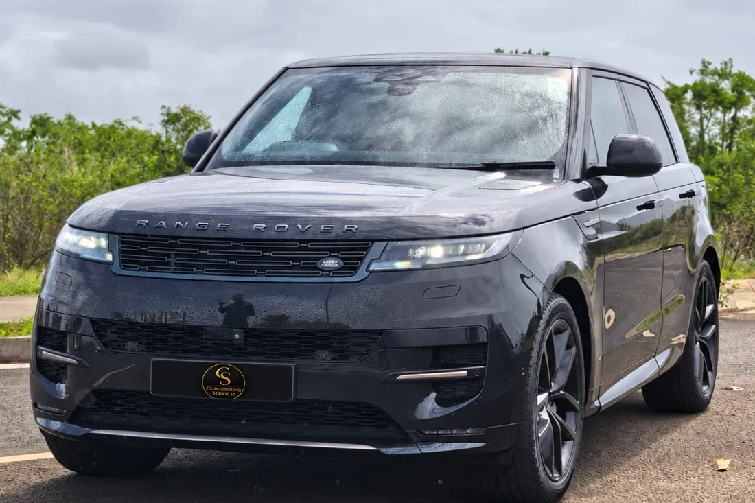 Range Rover Sport P460, black, photographed in Mauritius